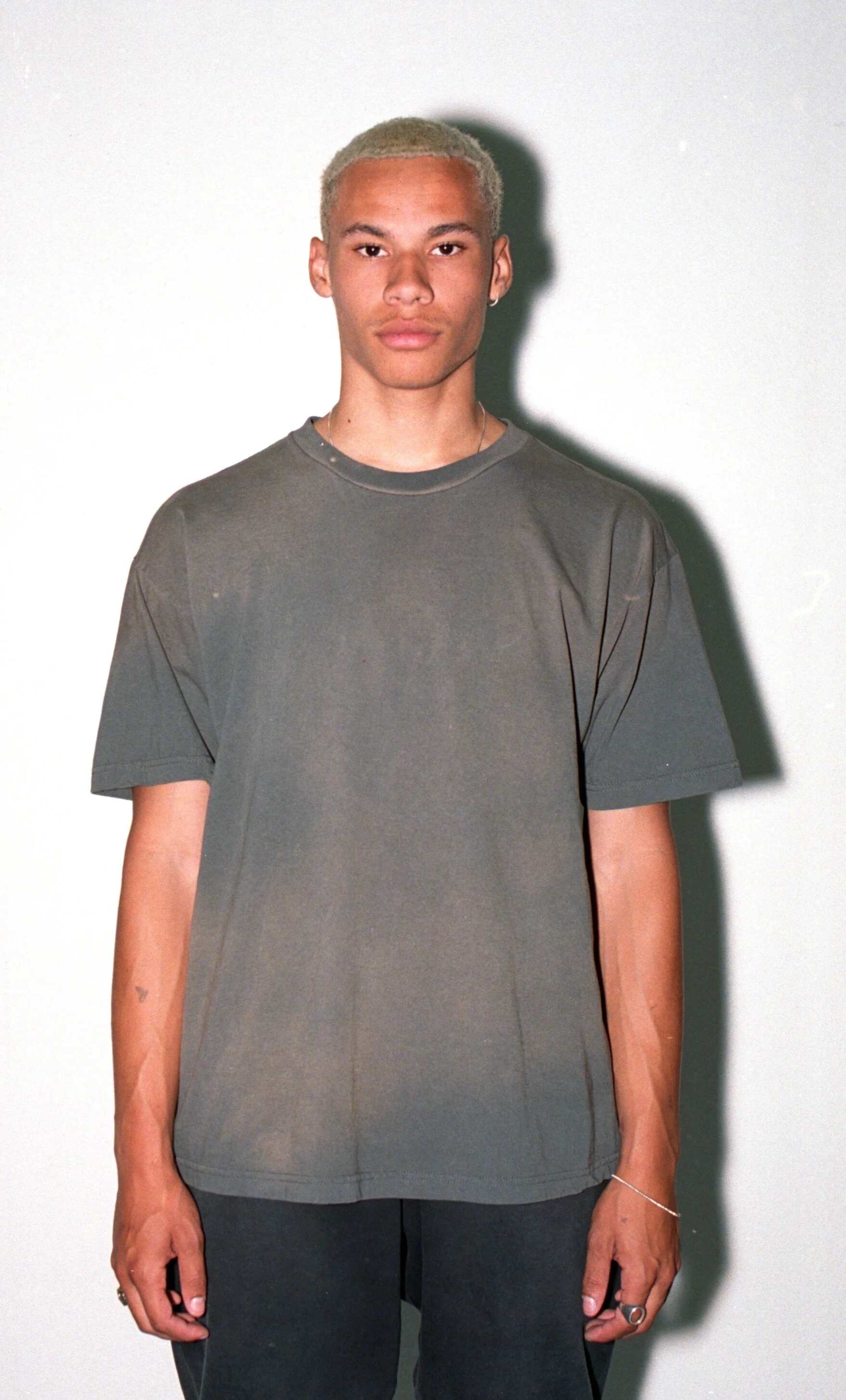 CLASSIC T-SHIRT / AGED CHARCOAL — MOOJIMOOJI